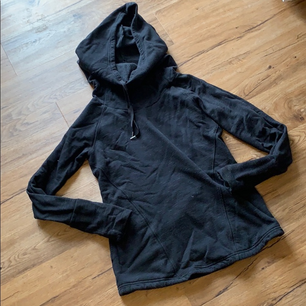 Lucy navy hoodie - size small